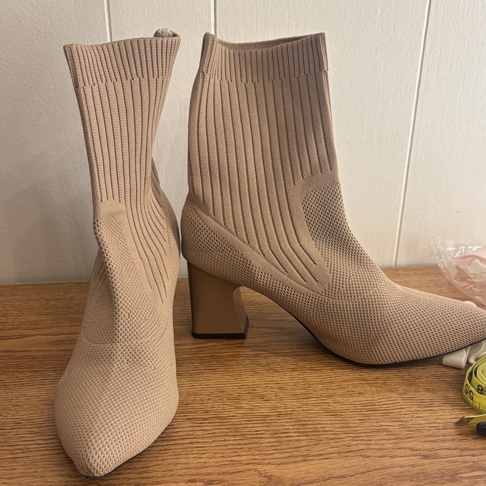 Stretchy material high boots